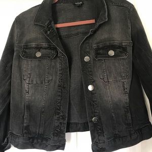 Cropped, denim jean jacket